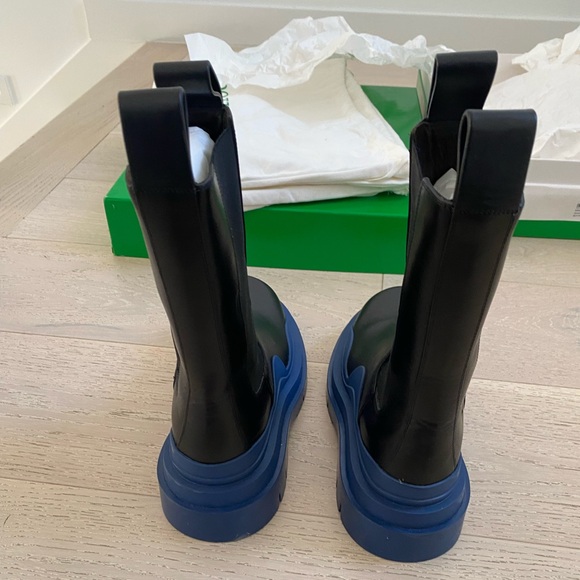 Bottega Veneta Tire Boots - Picture 2 of 8